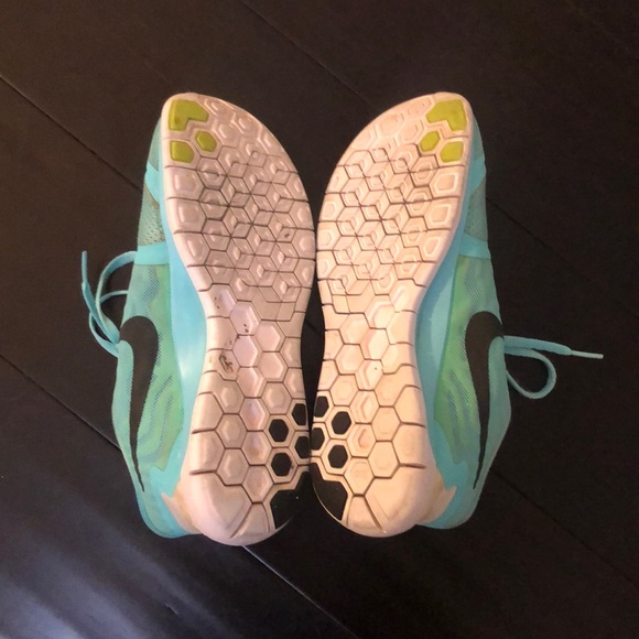 Nike Free Runs - Picture 7 of 9